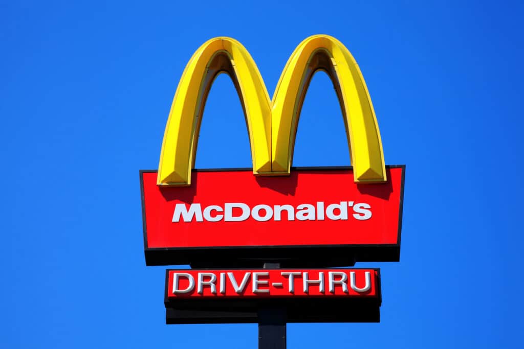 1 Dead, 49 Sick in McDonald's Quarter Pounder E. Coli Outbreak