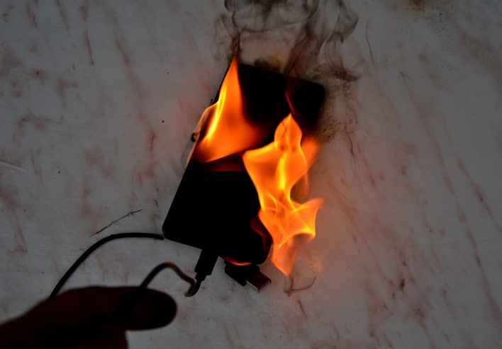 Flaunt MagSafe Chargers Recalled for Fire and Burn Hazards